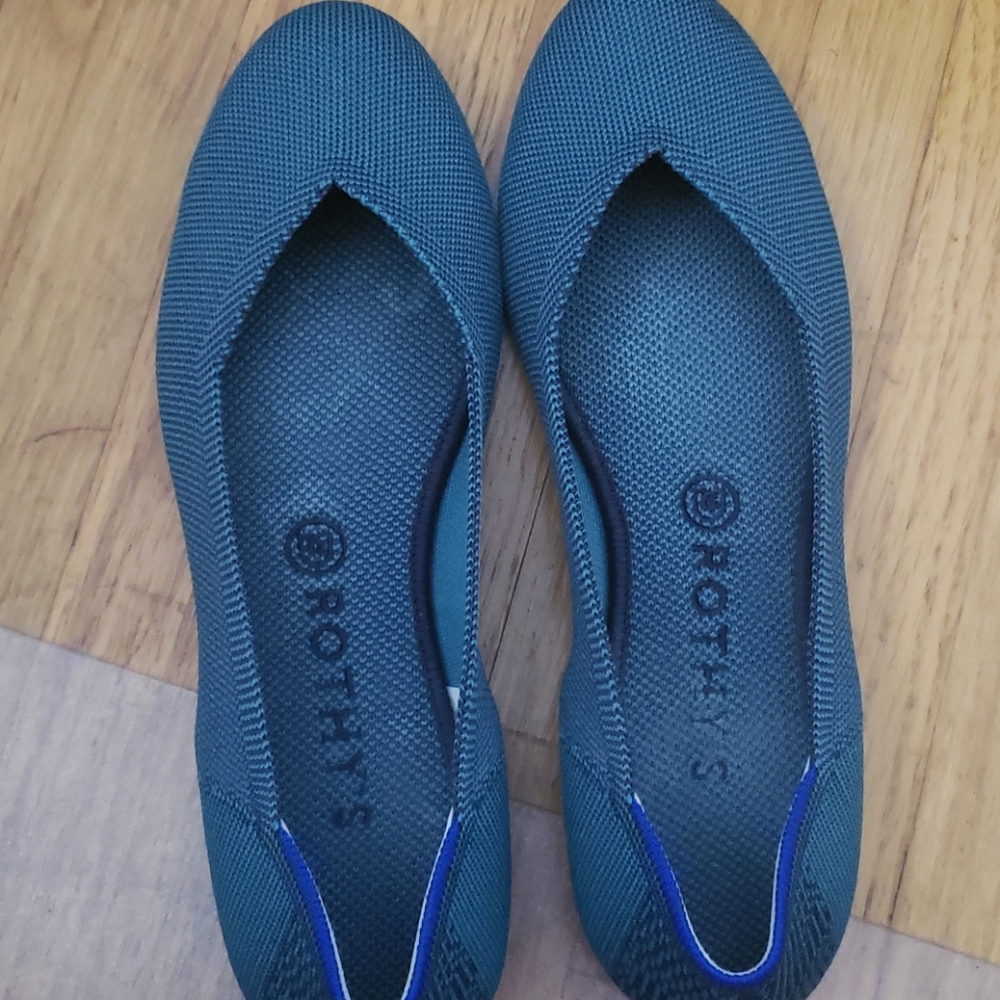 Rothys emerald green and blue round Toe flat